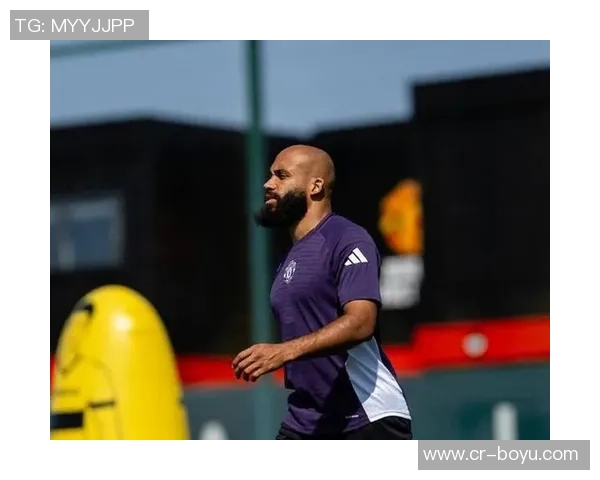 曼联官网报道姆伯莫本赛季英超无球前插跑动和预期助攻均居首位